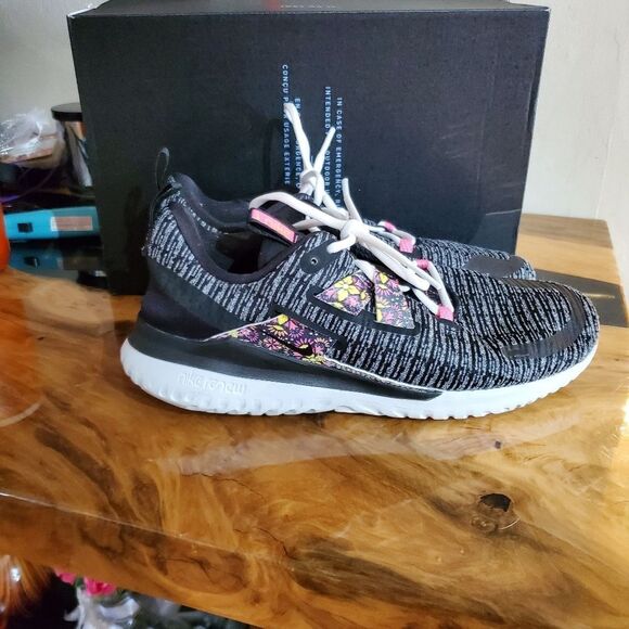 Nike shoes size 9 - Picture 6 of 11